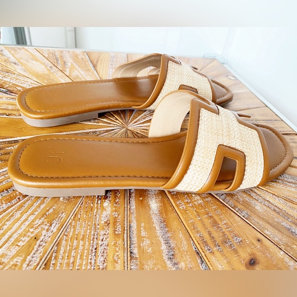 NWT JustFab Raffia & Faux Leather Slip On Sandals in Size 11 - Picture 4 of 11